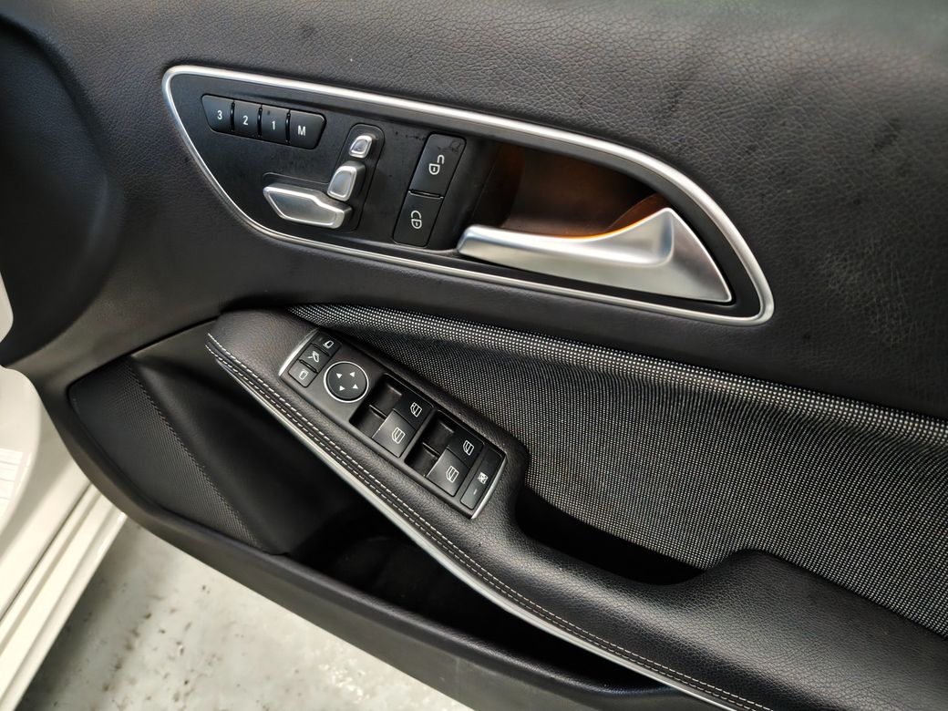 2016 Mercedes-Benz A 180