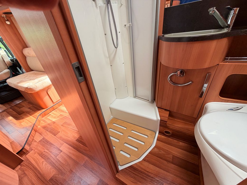 2013 HYMER  T614 CL L.H.D MANUAL 