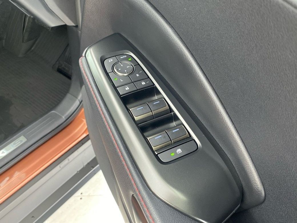 2025 Lexus LBX