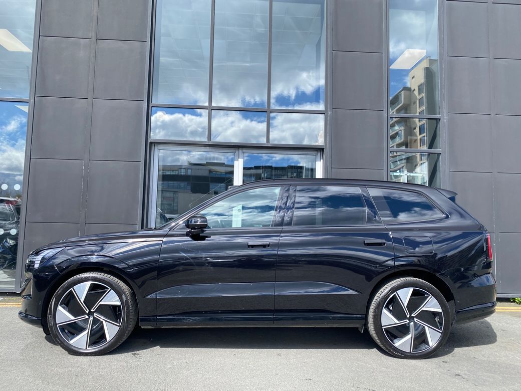 2025 Volvo EX90