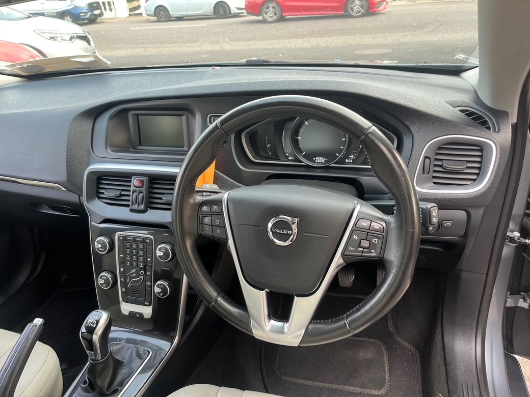 2018 Volvo V40