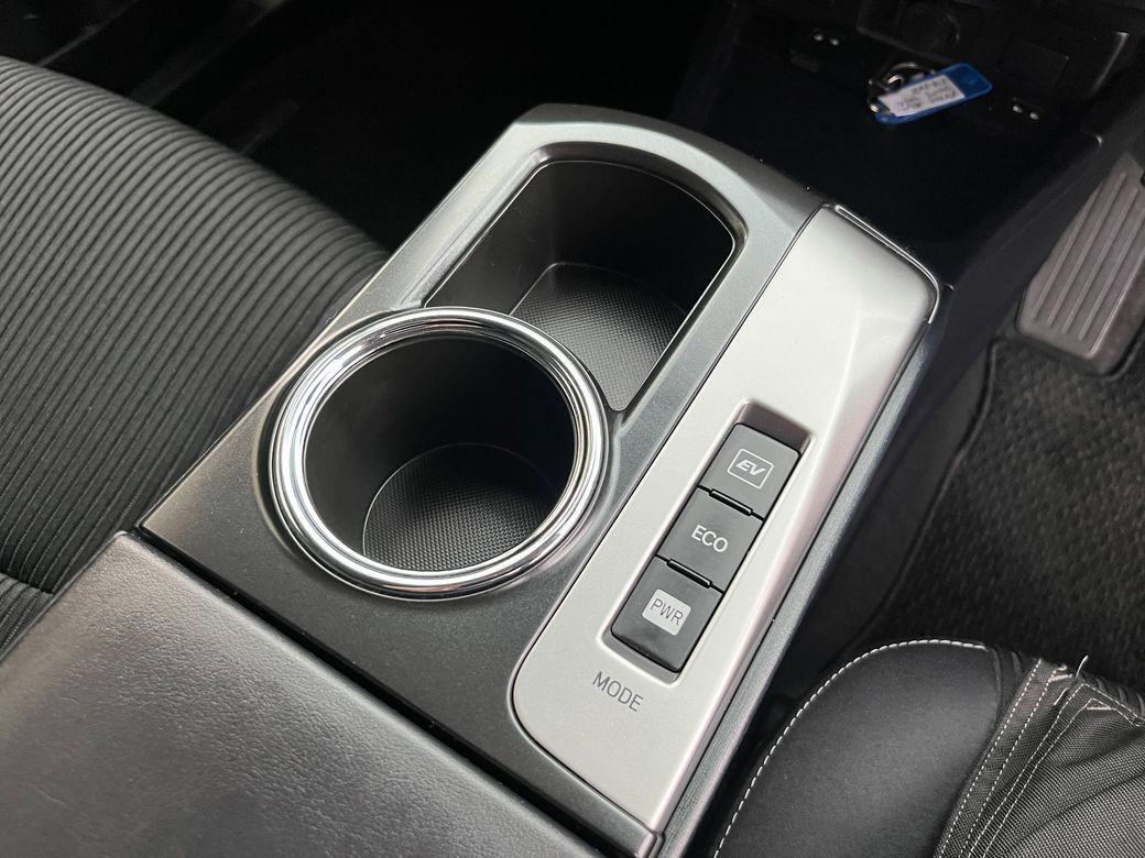 2019 Toyota Prius Alpha