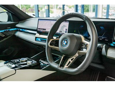 2025 BMW i5