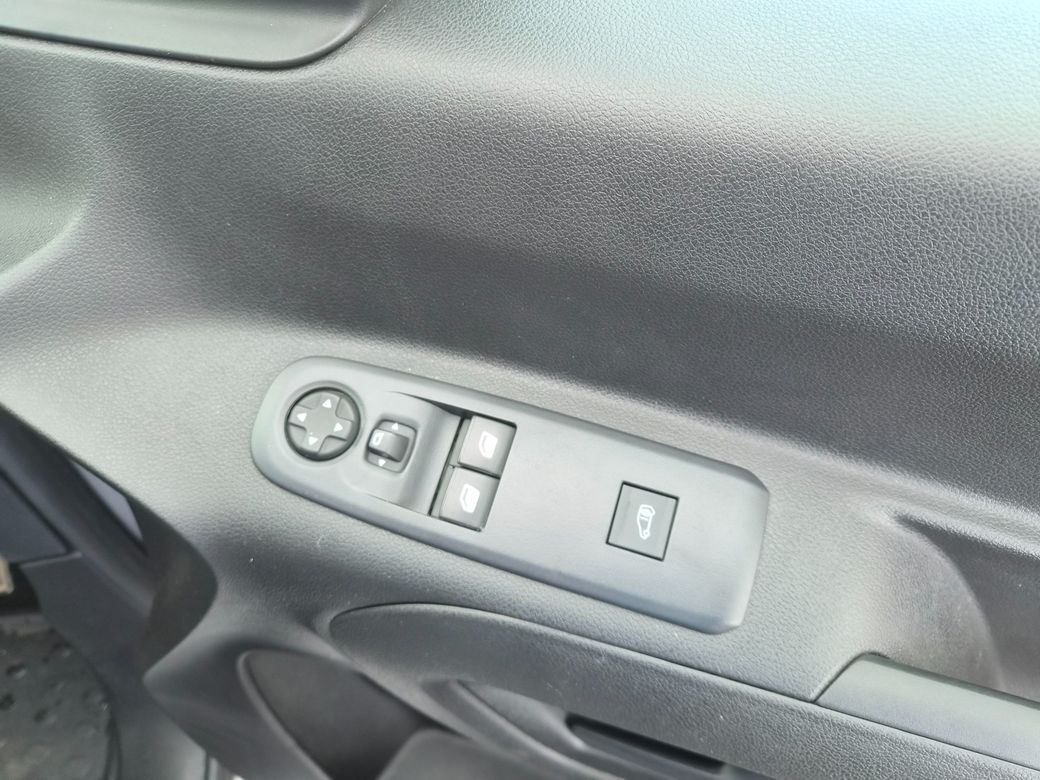 2023 Peugeot Partner