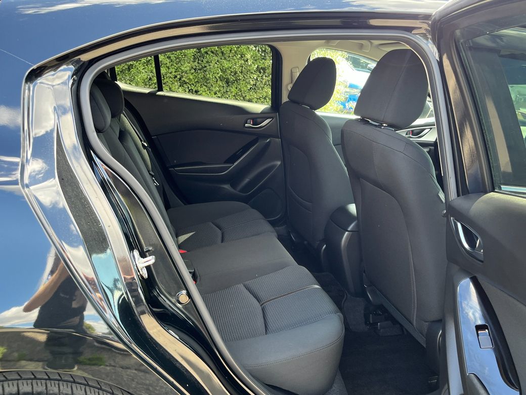 2018 Mazda Axela