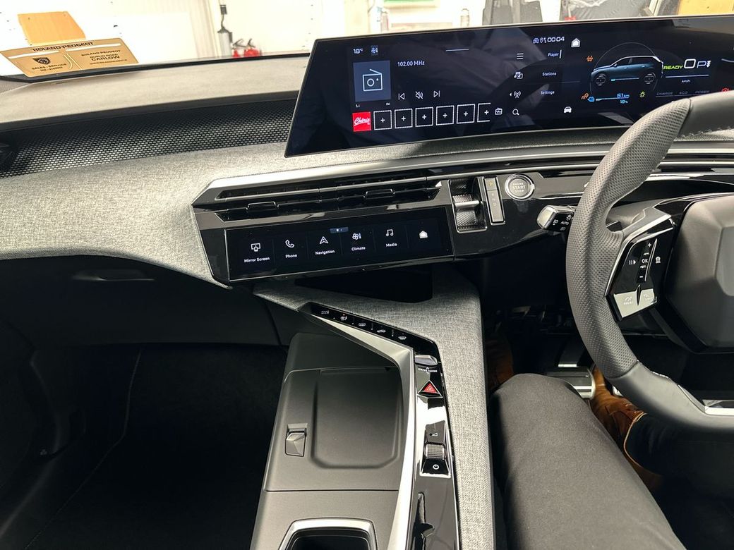2025 Peugeot 5008