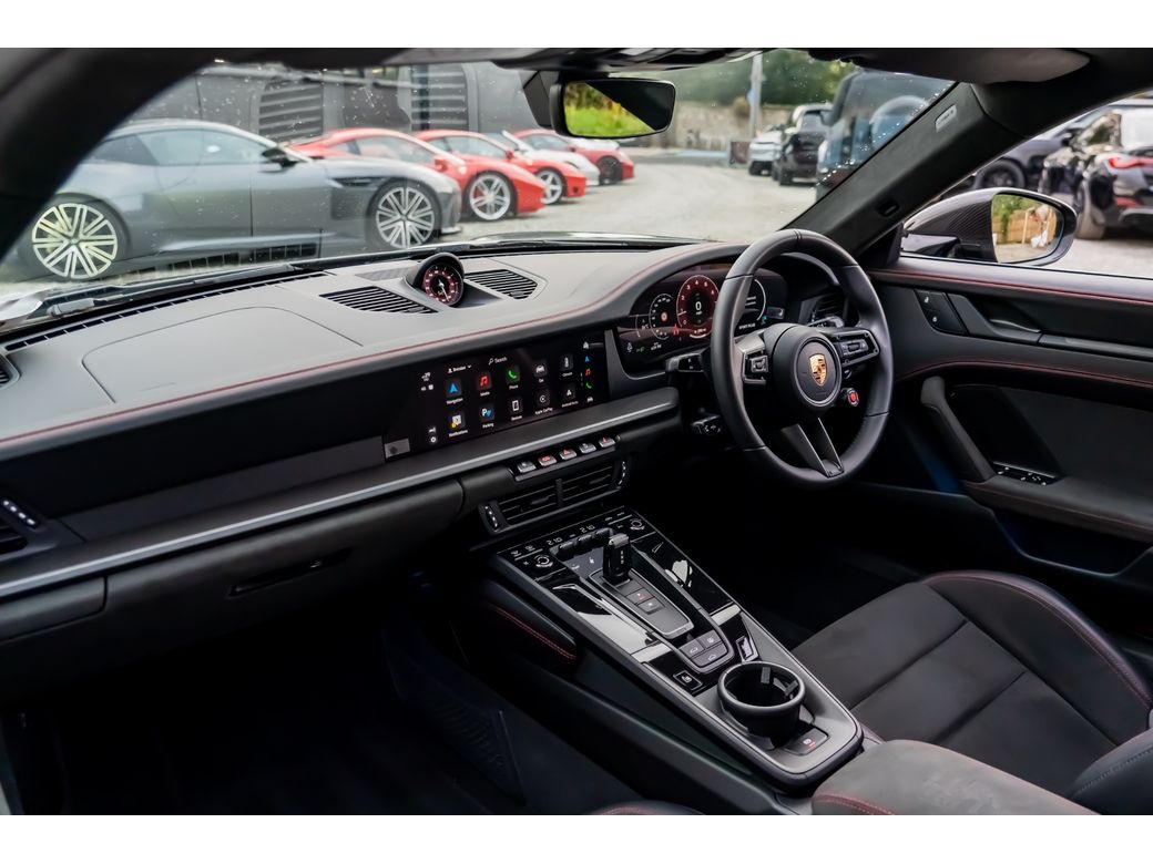 2025 Porsche 911