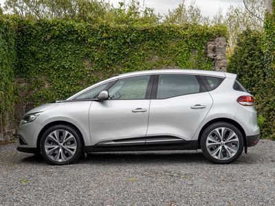 2017 Renault Scenic