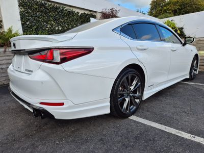 2021 Lexus ES 300h