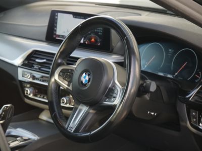 2020 BMW 520