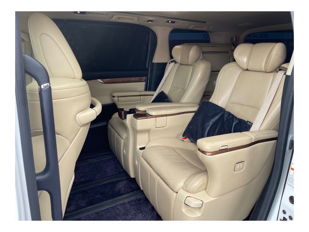 2015 Toyota Alphard