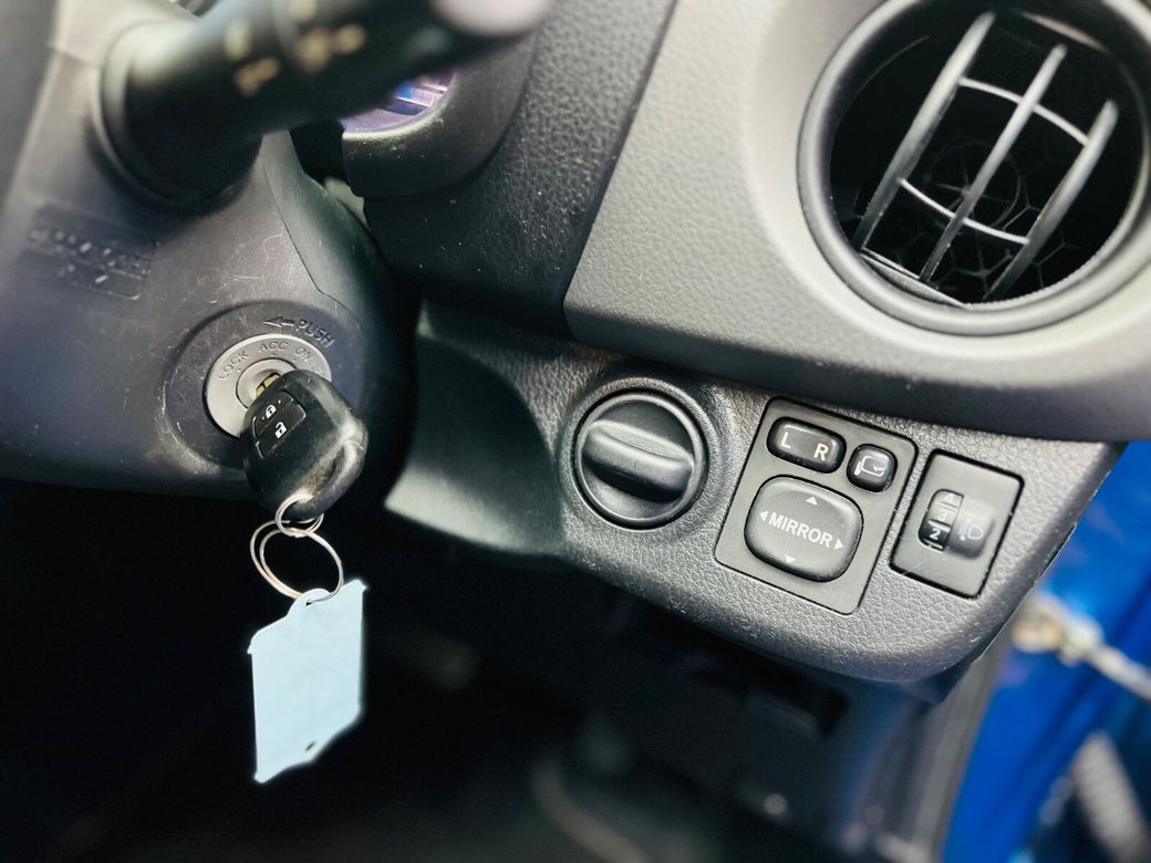 2015 Toyota Vitz