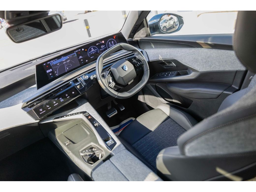 2025 Peugeot 5008