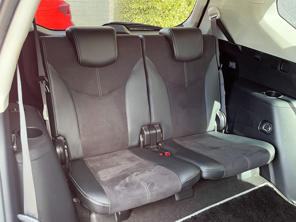 2020 Toyota Prius Alpha