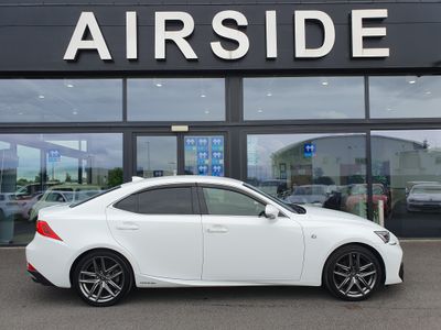 2017 Lexus IS 300h