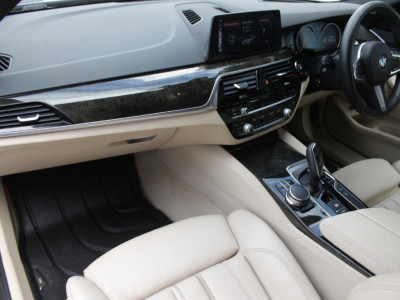 2017 BMW 523