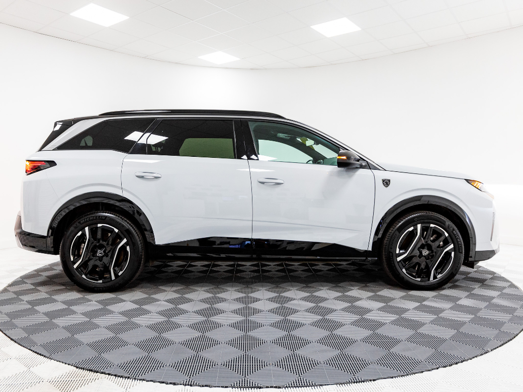 2025 Peugeot 5008