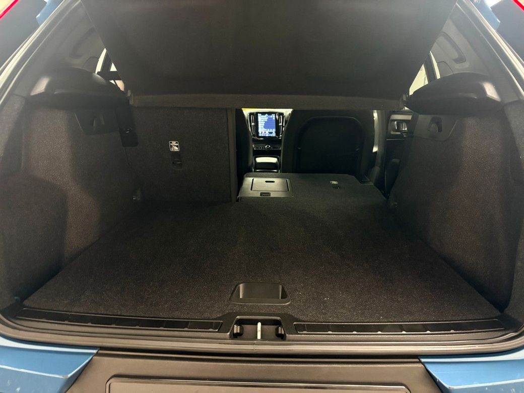 2023 Volvo XC40