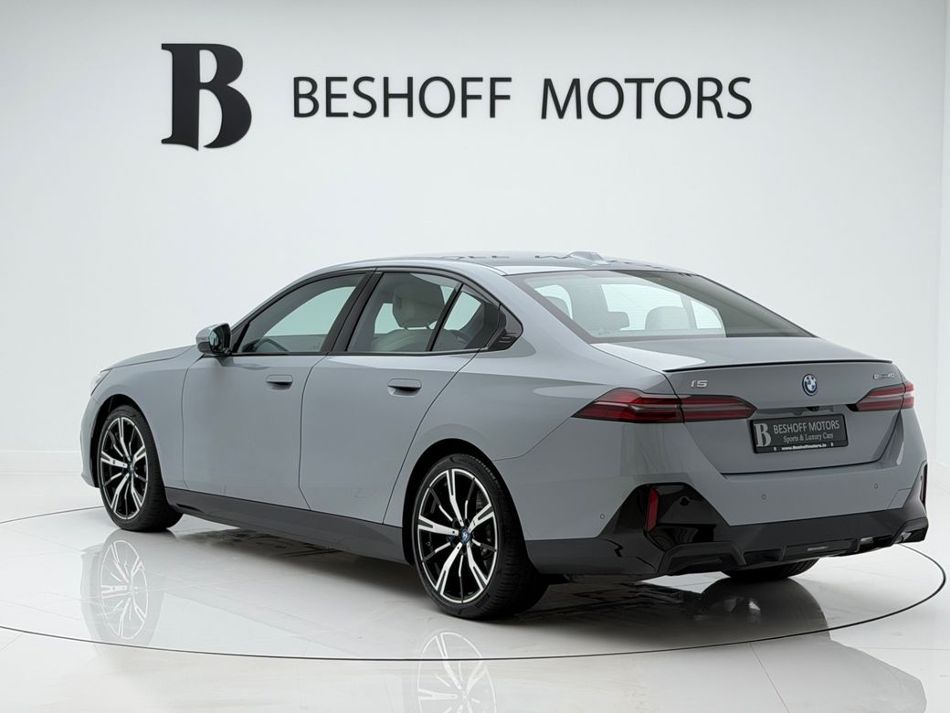 2024 BMW i5