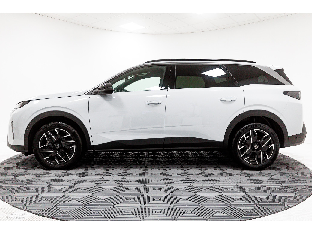 2025 Peugeot 5008