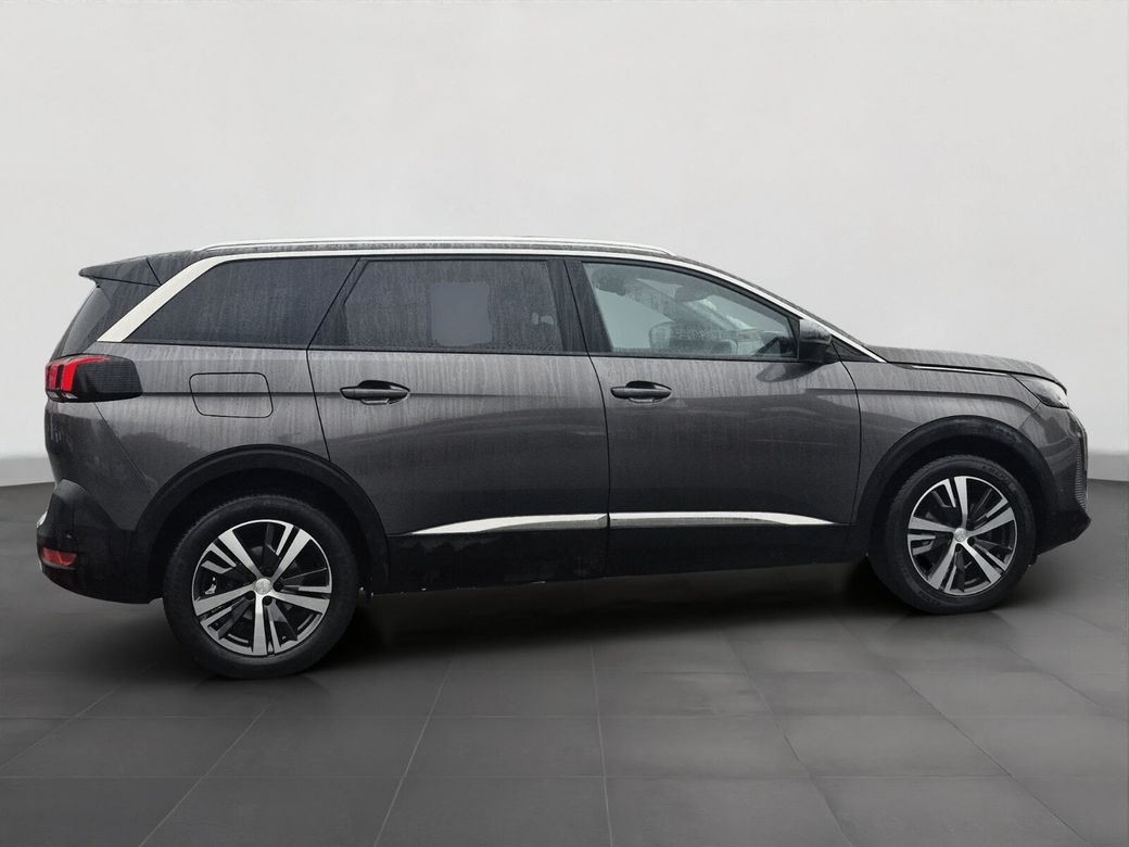 2023 Peugeot 5008