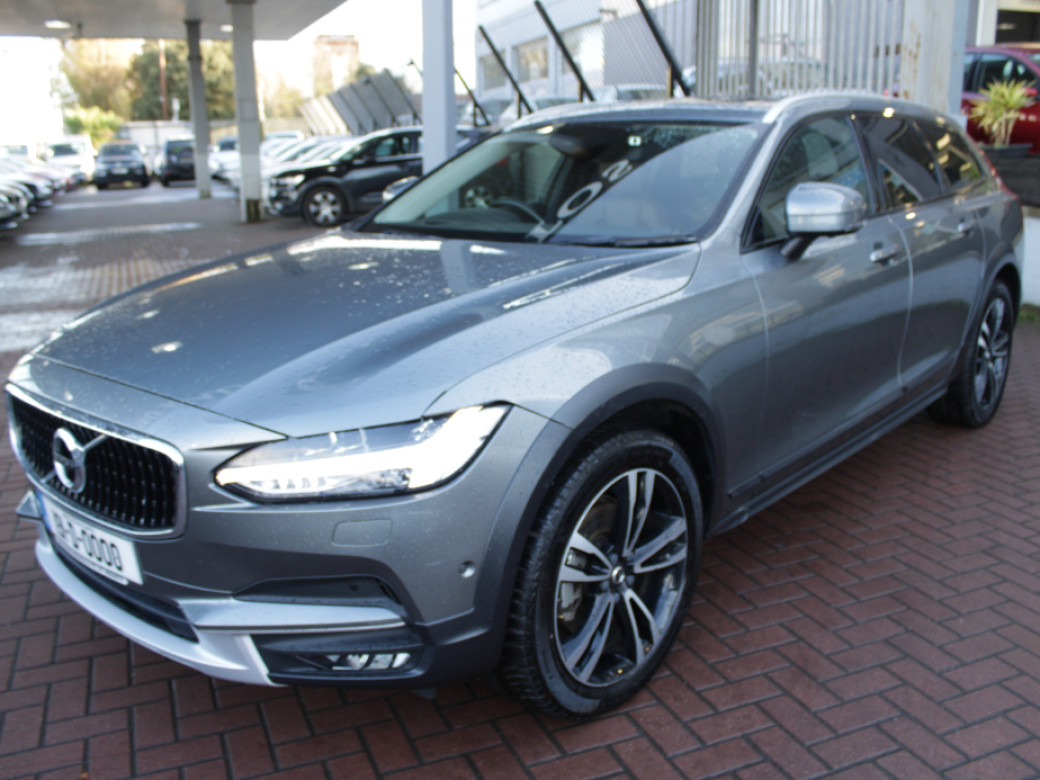 2019 Volvo V90 Cross Country