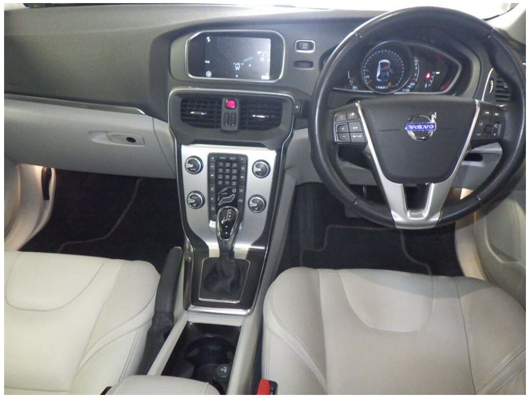 2015 Volvo V40