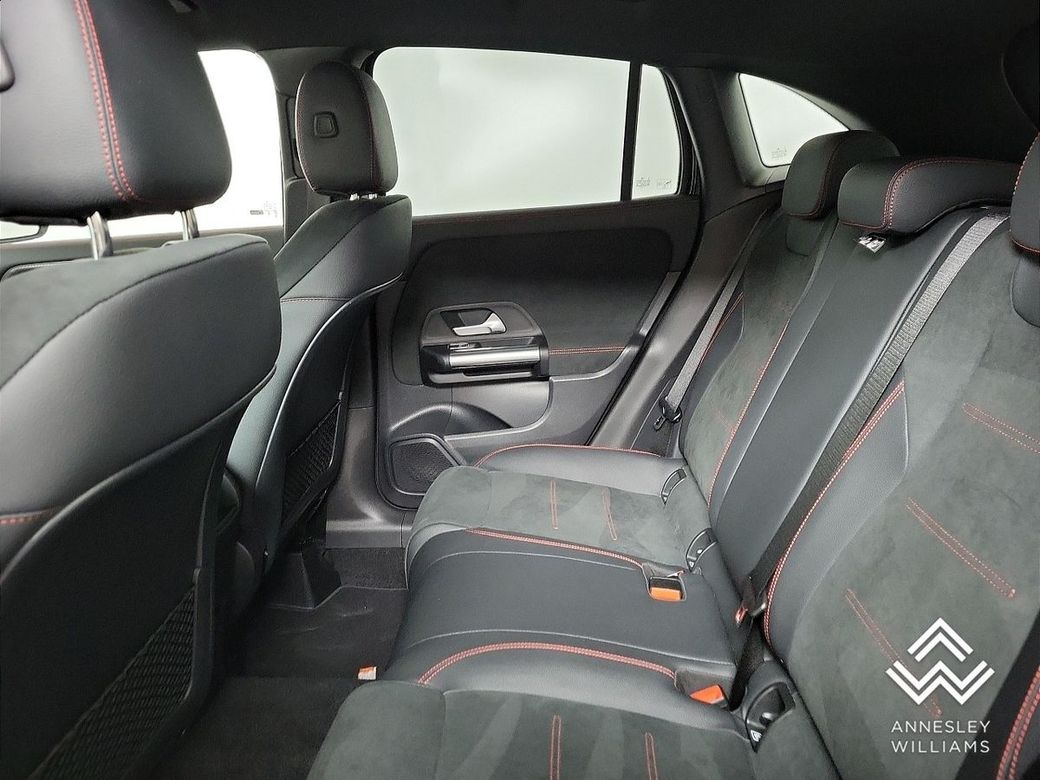 2025 Mercedes-Benz GLA Class