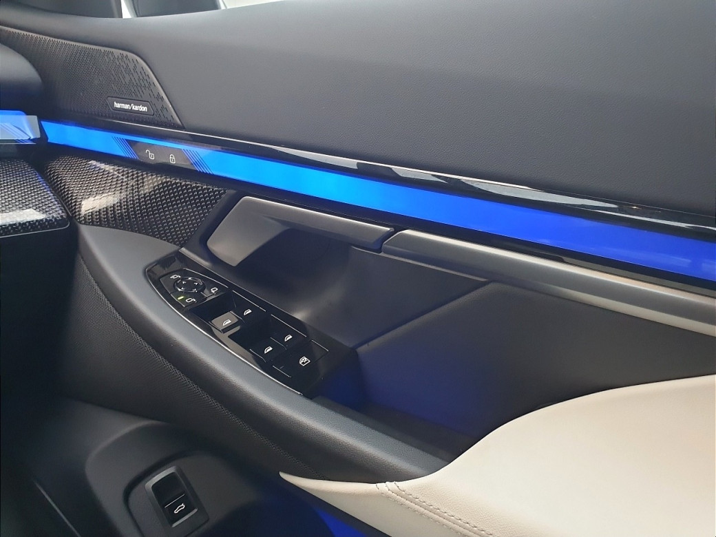 2025 BMW 530