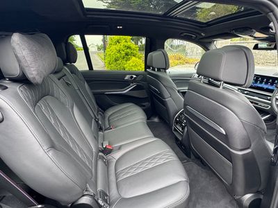2023 BMW X7
