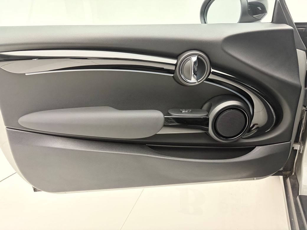 2023 Mini Hatch