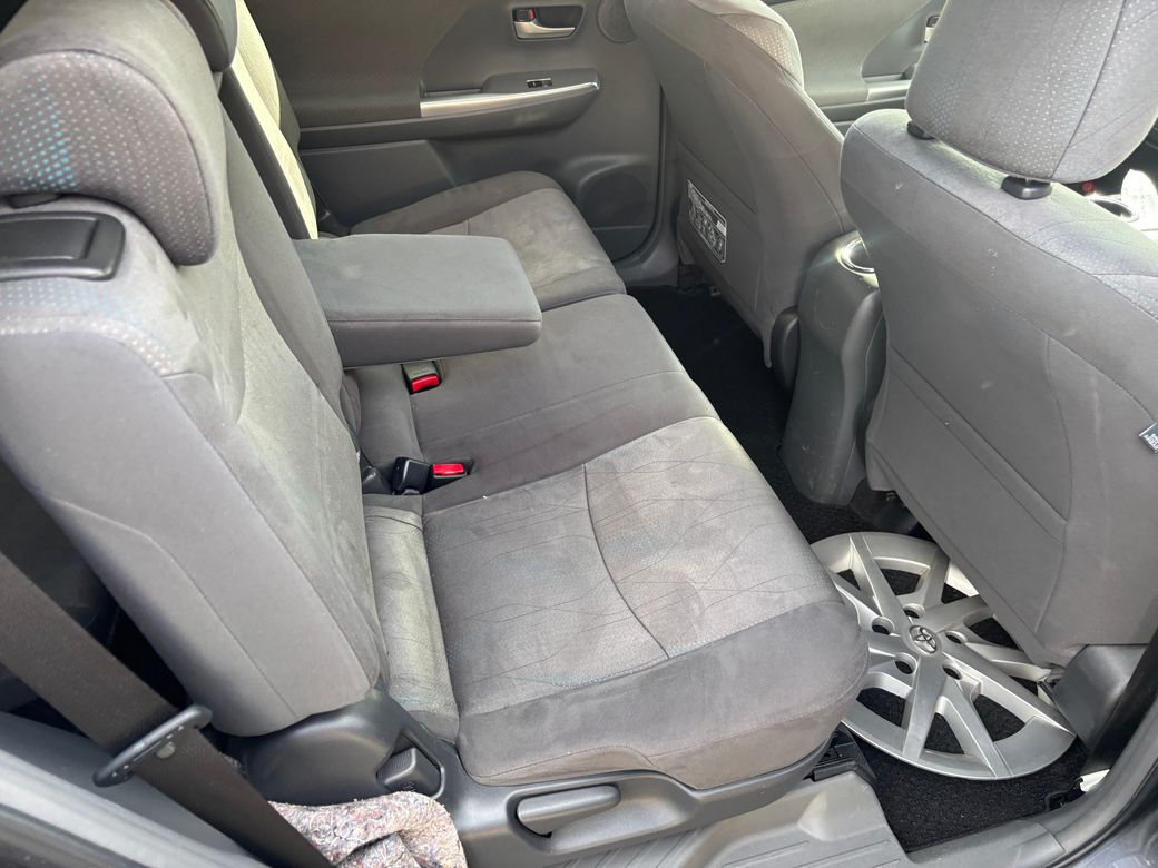 2013 Toyota Prius Alpha