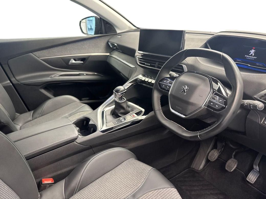 2022 Peugeot 5008