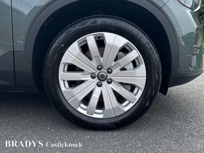 2026 Volvo EX40