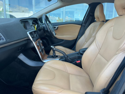 2018 Volvo V40