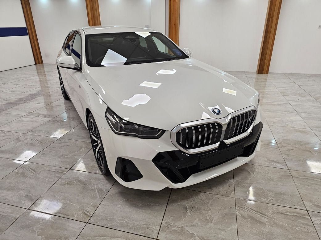 2025 BMW i5