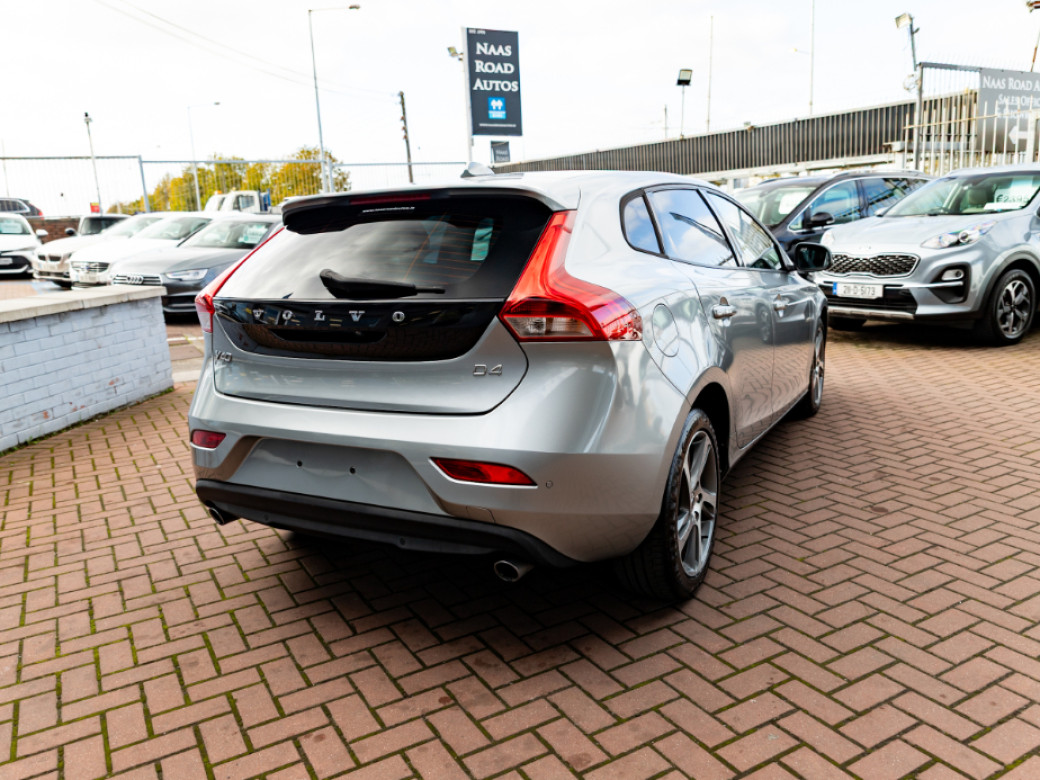 2017 Volvo V40
