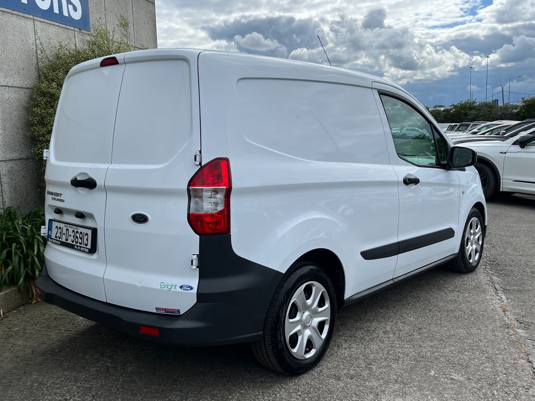2023 Ford Transit Courier