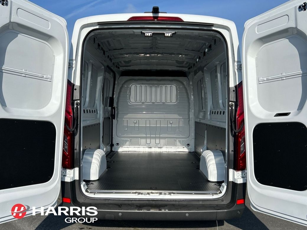 2025 White Maxus Deliver 9