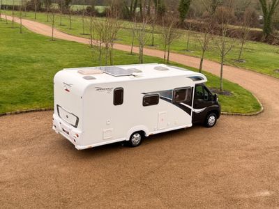 2016 BAILEY APPROACH  AUTOGRAPH 745 R.H.D LOW PROFILE 