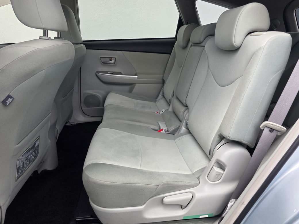 2013 Toyota Prius Alpha