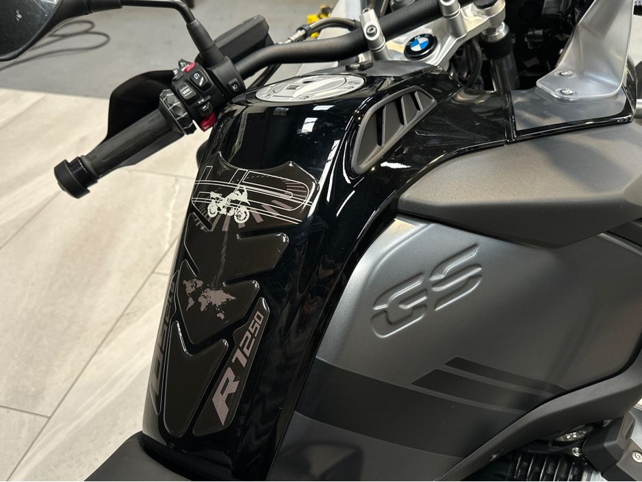 2022 BMW R1250