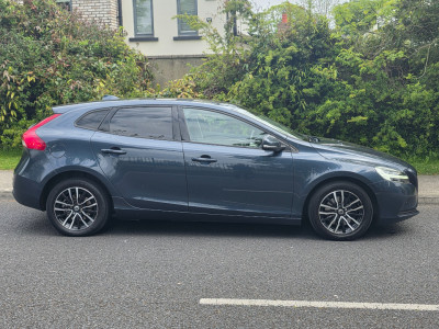 2018 Volvo V40