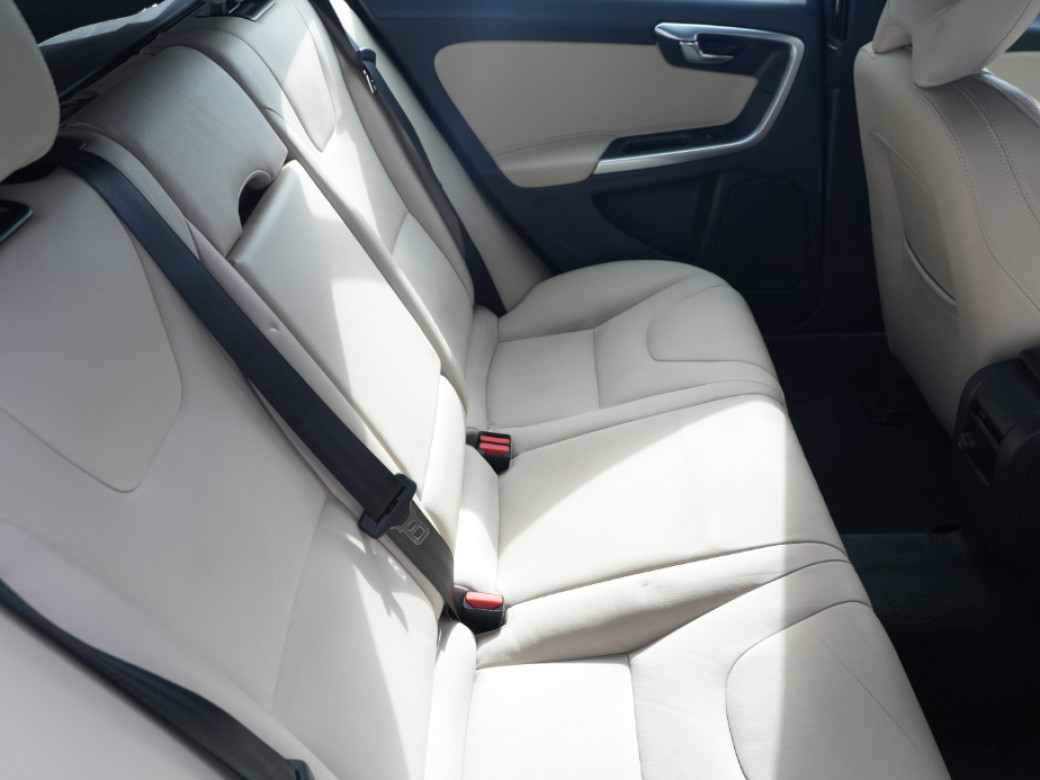 2017 Volvo V60