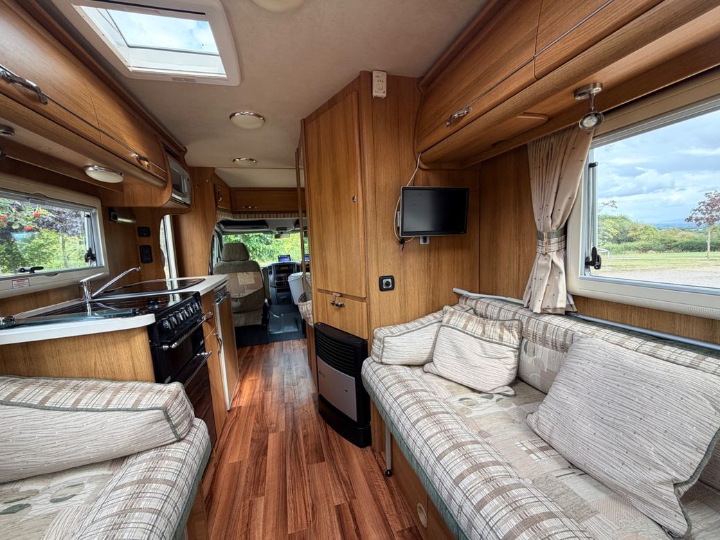 2010 AUTOSLEEPER SUFFOLK LOW PROFILE R.H.D AUTO 