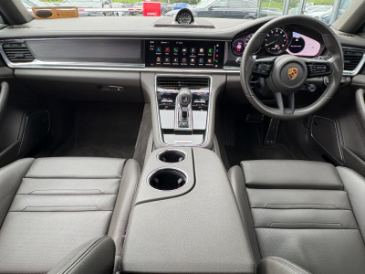 2022 Porsche Panamera