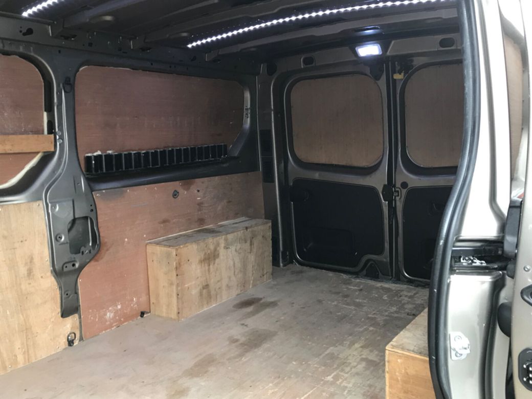 2018 Nissan NV300