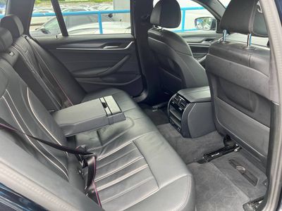 2023 BMW 530