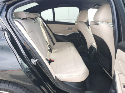 2023 BMW 330