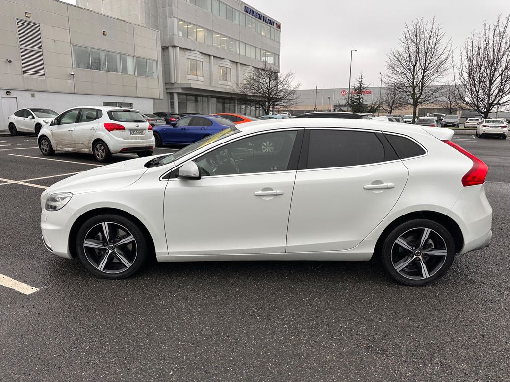 2019 Volvo V40
